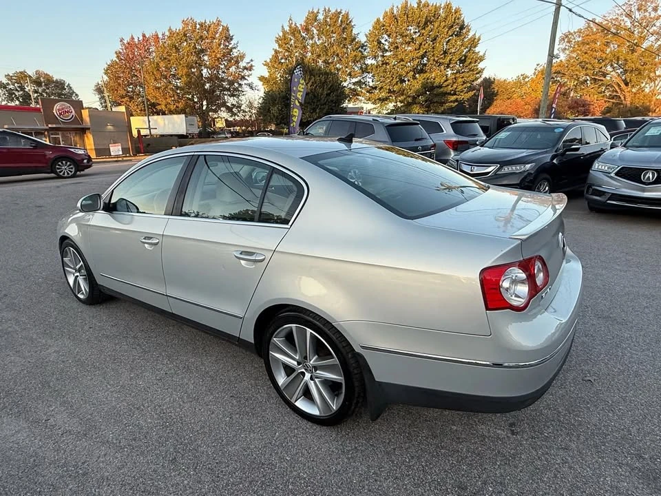 2010 Volkswagen Passat - Image 5 of 9