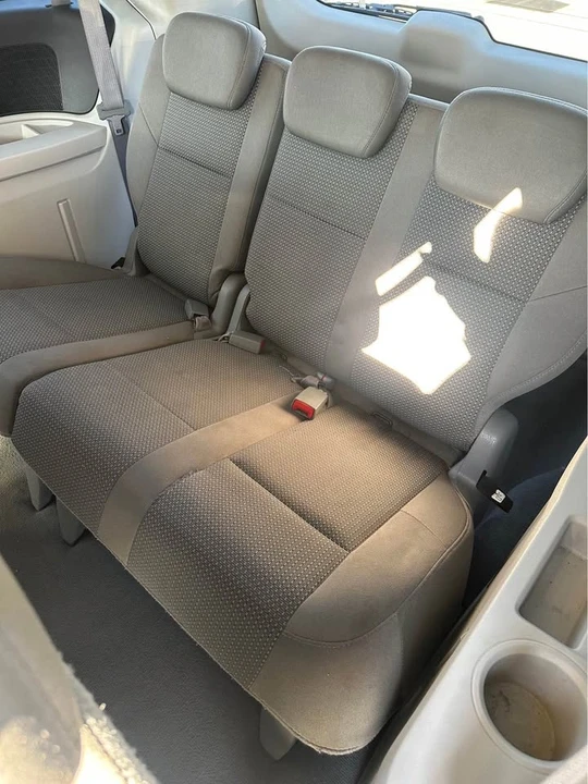 2010 Volkswagen Routan - Image 8 of 9