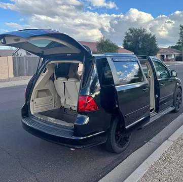 2010 Volkswagen Routan SEL