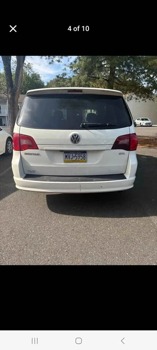 2010 Volkswagen Routan - Image 3 of 5