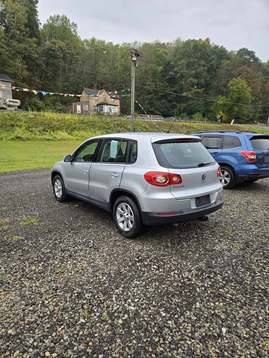 2010 Volkswagen Tiguan - Image 4 of 12