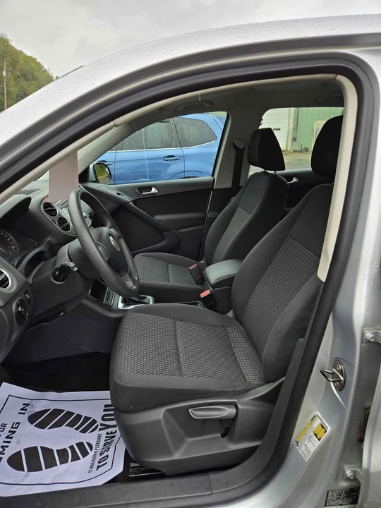 2010 Volkswagen Tiguan - Image 7 of 12
