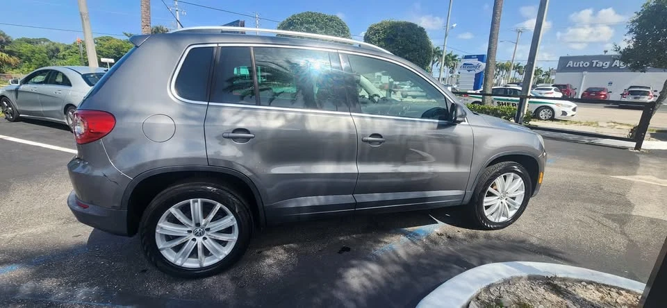 2010 Volkswagen Tiguan - Image 4 of 16