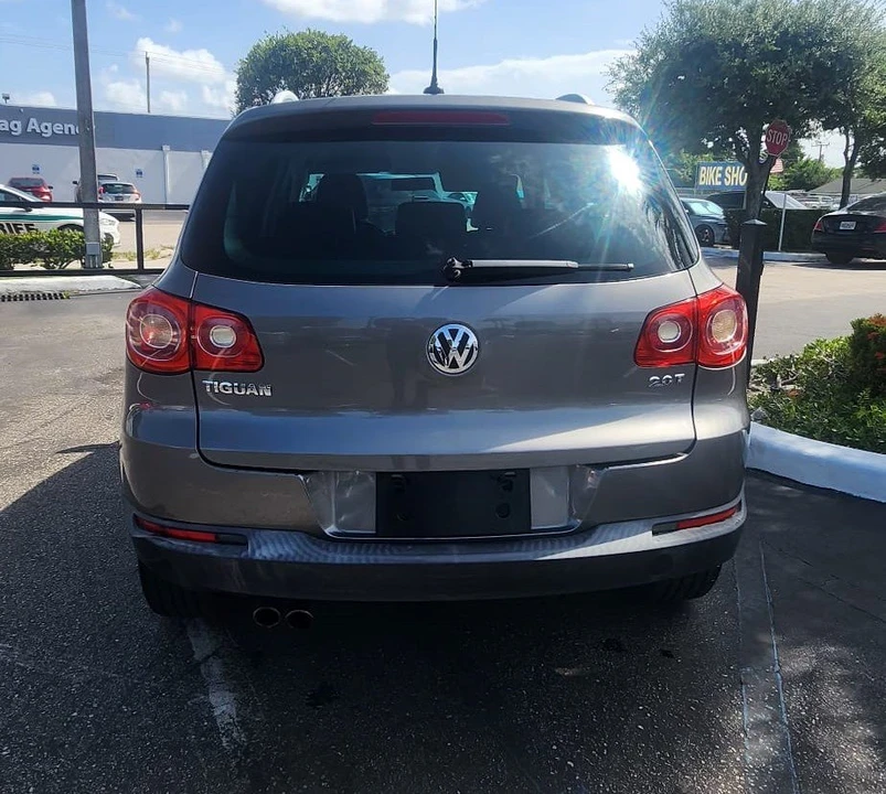 2010 Volkswagen Tiguan - Image 3 of 16