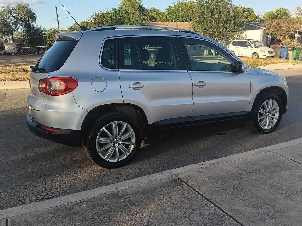 2010 Volkswagen Tiguan - Image 13 of 14