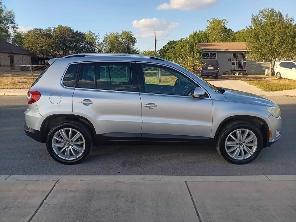 2010 Volkswagen Tiguan - Image 5 of 14