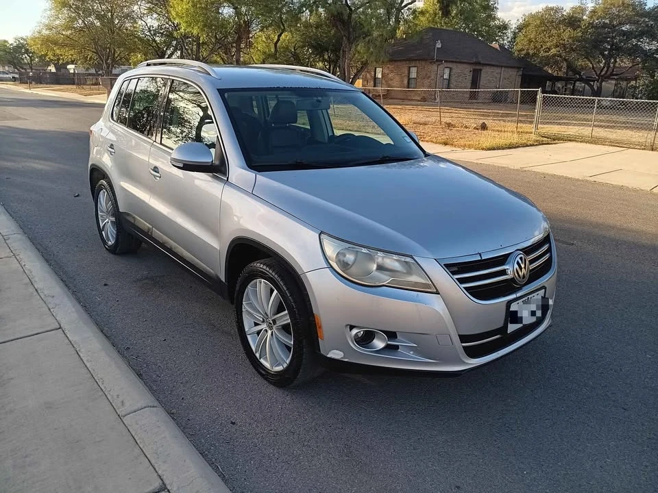 2010 Volkswagen Tiguan - Image 11 of 14