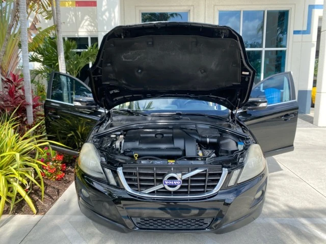 2010 Volvo - Image 18 of 22