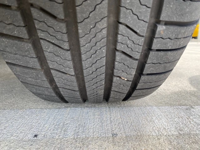 2010 Volvo - Image 21 of 22