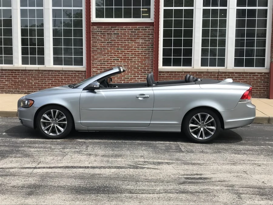 2010 Volvo C70 2nd Gen - Image 2 of 10