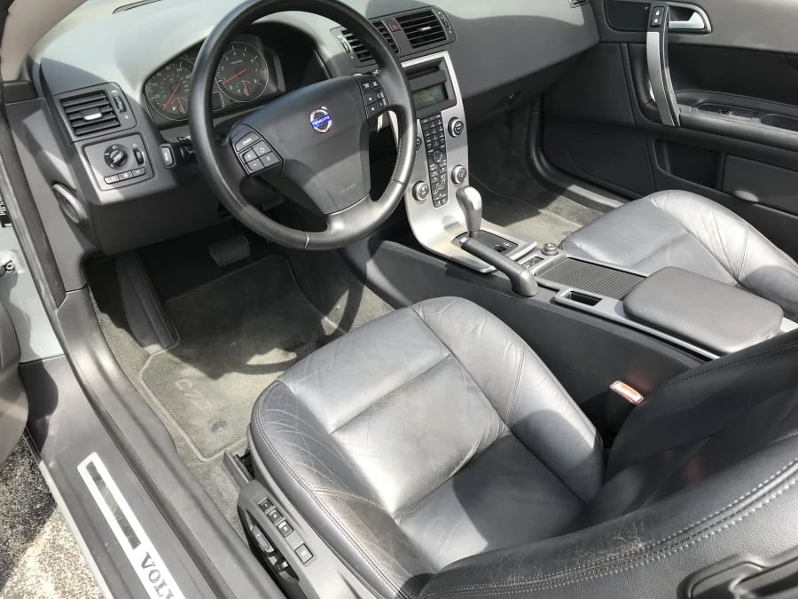 2010 Volvo C70 2nd Gen - Image 4 of 10