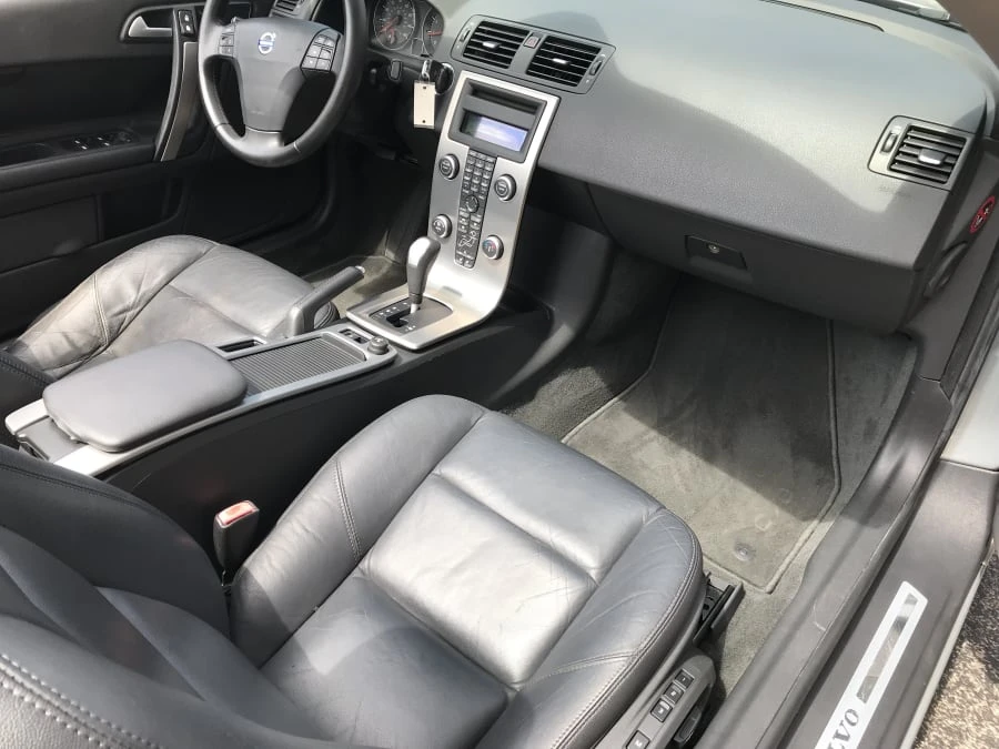 2010 Volvo C70 2nd Gen - Image 5 of 10