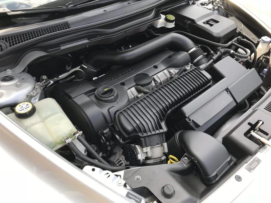 2010 Volvo C70 2nd Gen - Image 7 of 10
