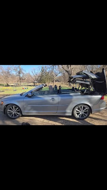 2010 Volvo C70 2nd Gen - Image 9 of 9