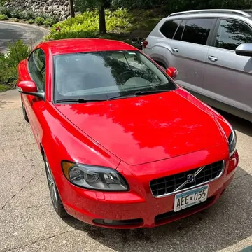 2010 Volvo C70 T5 Convertible 2D