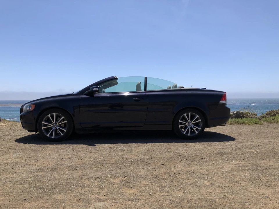 2010 Volvo C70 2nd Gen - Image 10 of 31
