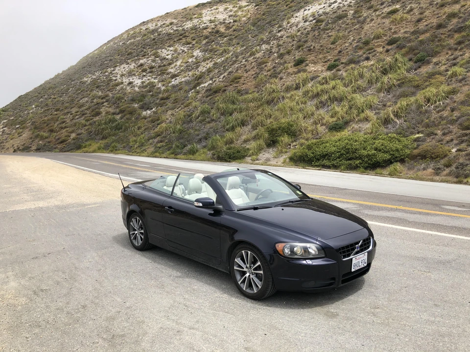 2010 Volvo C70 2nd Gen - Image 5 of 31