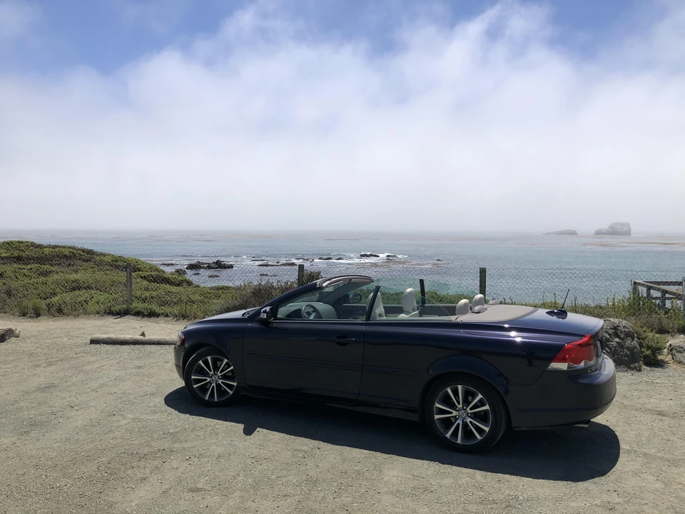 2010 Volvo C70 2nd Gen - Image 12 of 31