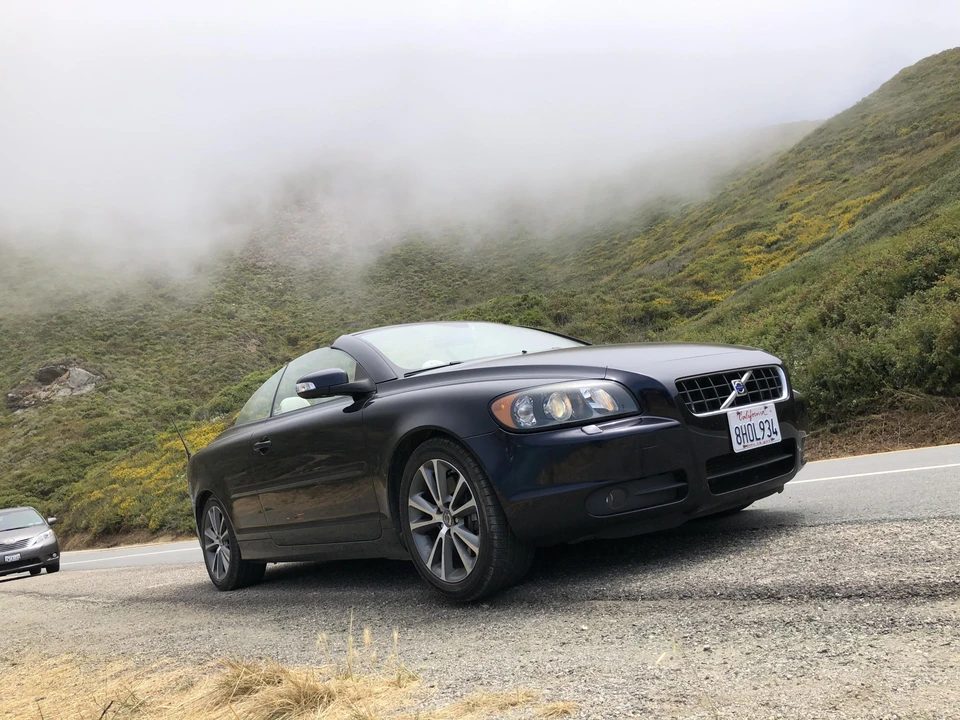 2010 Volvo C70 2nd Gen - Image 25 of 31