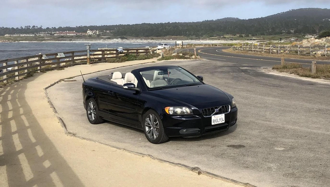 2010 Volvo C70 2nd Gen - Image 19 of 31