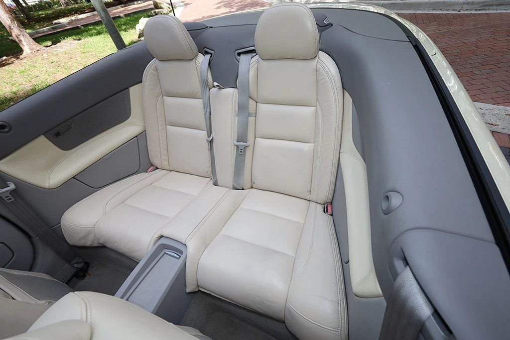 2010 Volvo C70 2nd Gen - Image 9 of 21