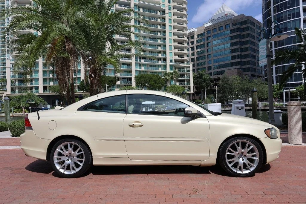 2010 Volvo C70 2nd Gen - Image 3 of 21