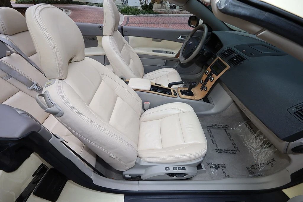 2010 Volvo C70 2nd Gen - Image 8 of 21