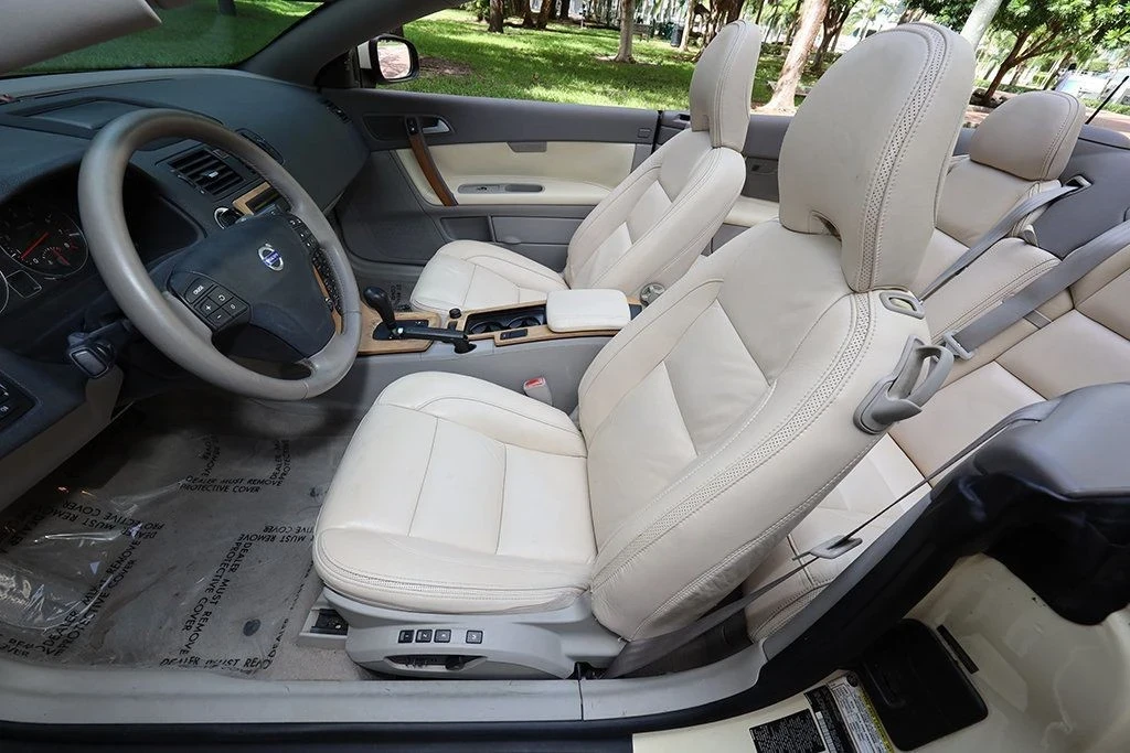2010 Volvo C70 2nd Gen - Image 7 of 21