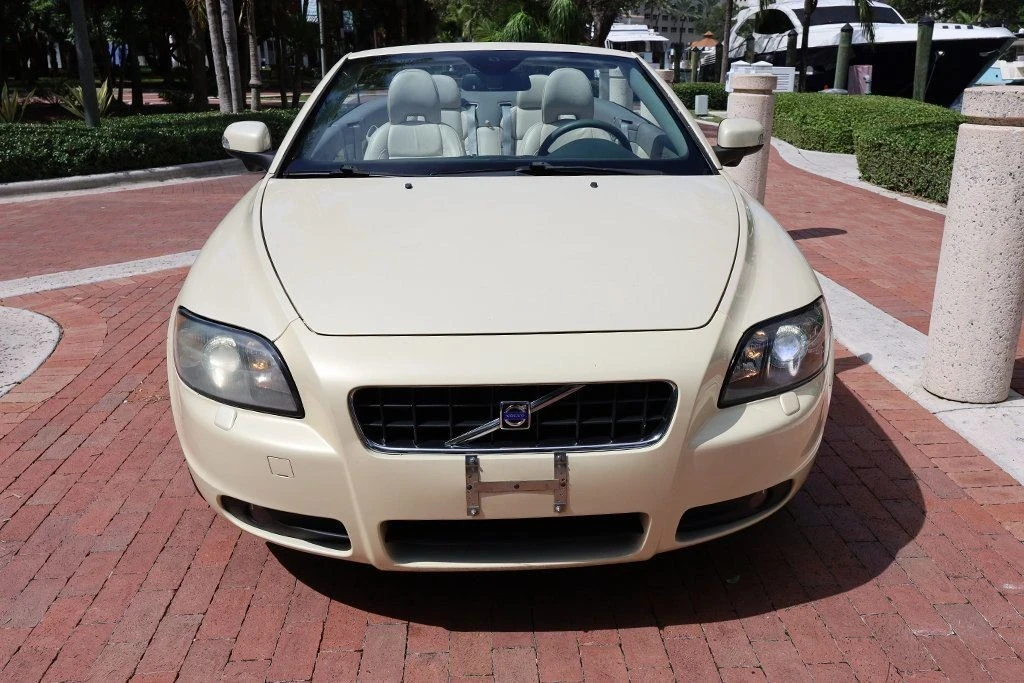 2010 Volvo C70 2nd Gen - Image 20 of 21