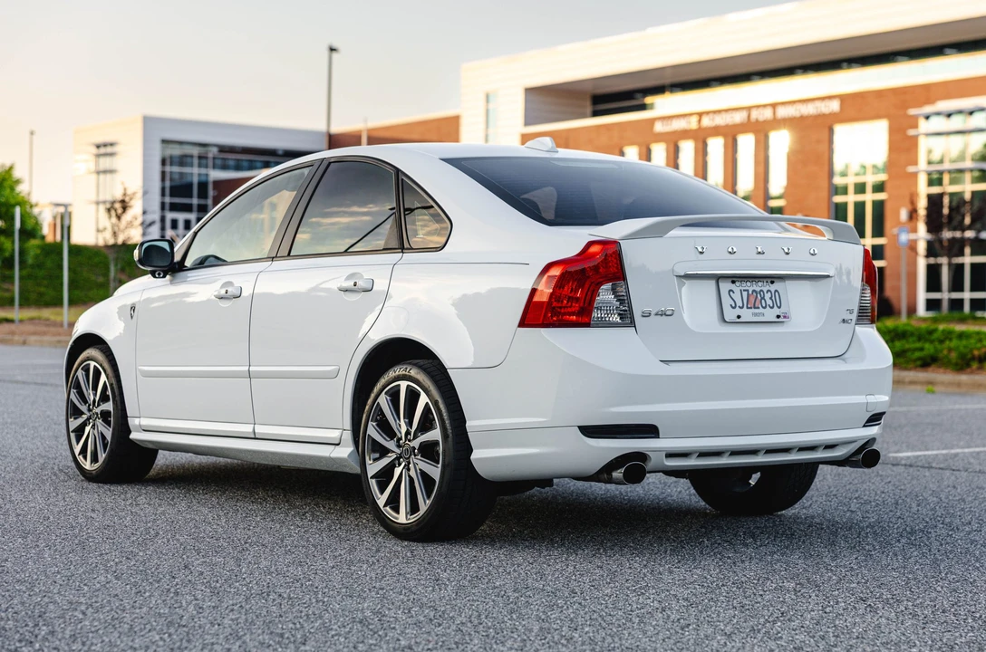 2010 Volvo S40 2nd Gen - Image 17 of 31