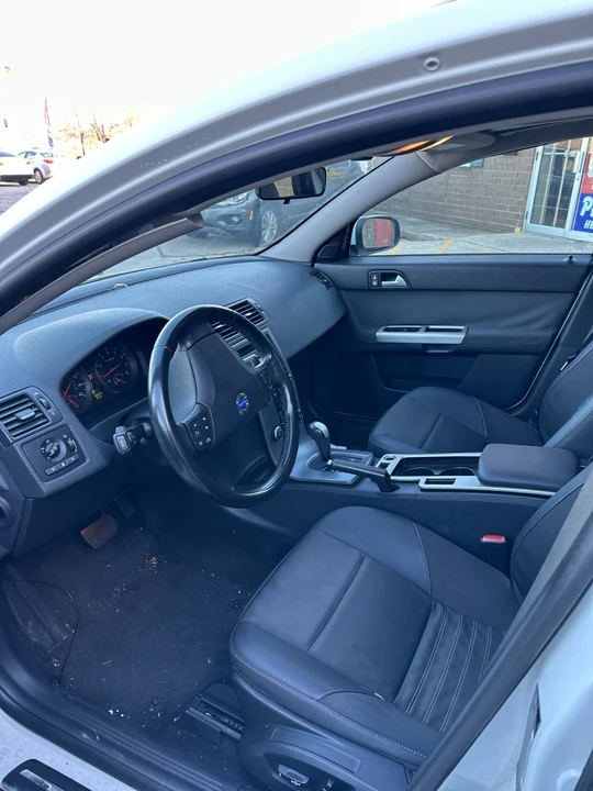 2010 Volvo S40 2nd Gen - Image 5 of 6