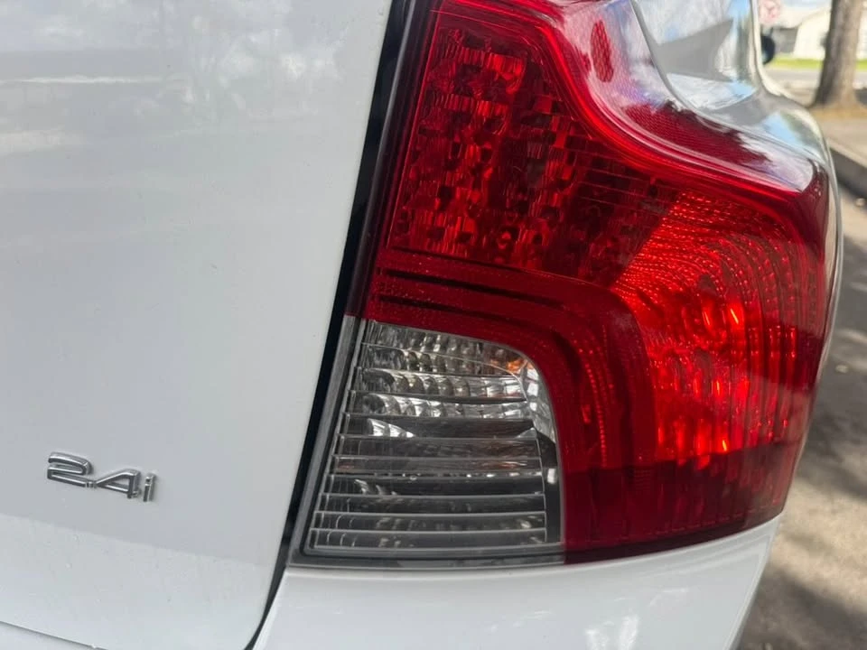 2010 Volvo S40 2nd Gen - Image 7 of 20