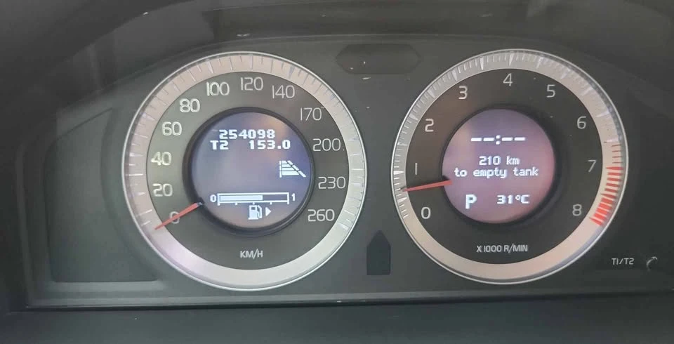 2010 Volvo S80 2nd Gen - Image 9 of 13