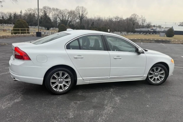 2010 Volvo S80 2nd Gen - Image 3 of 7