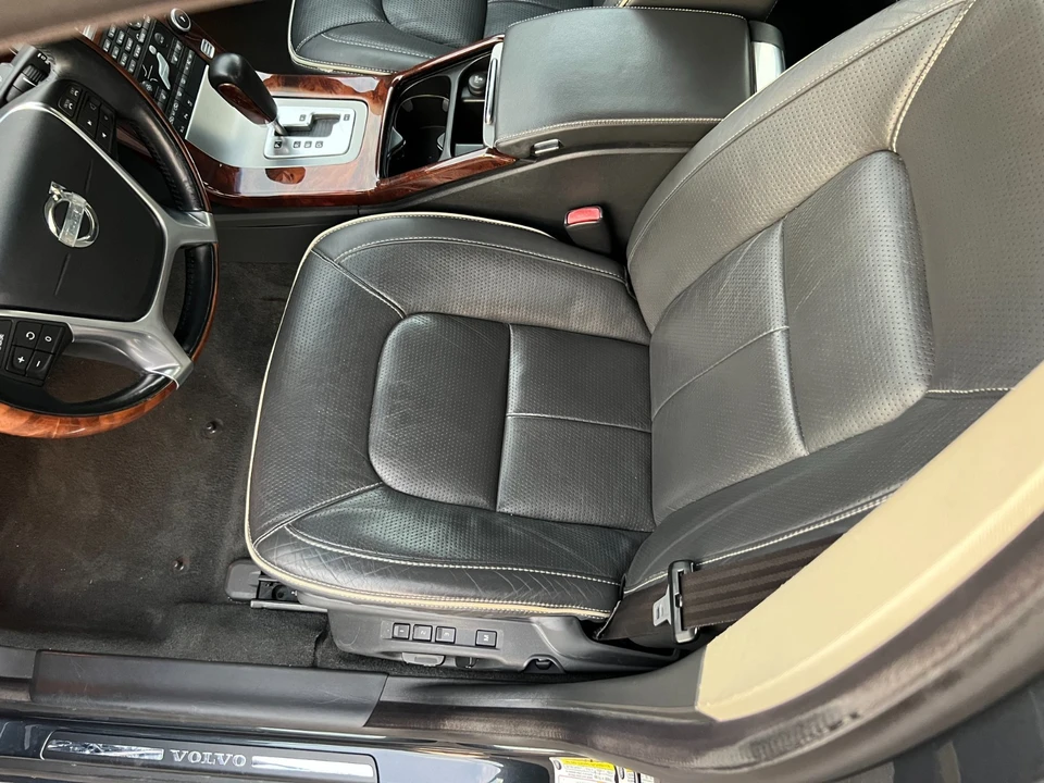 2010 Volvo S80 2nd Gen - Image 11 of 21