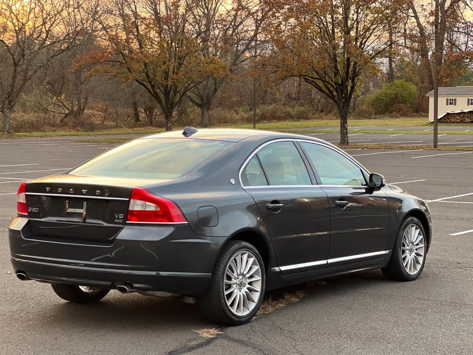 2010 Volvo S80 2nd Gen - Image 8 of 21