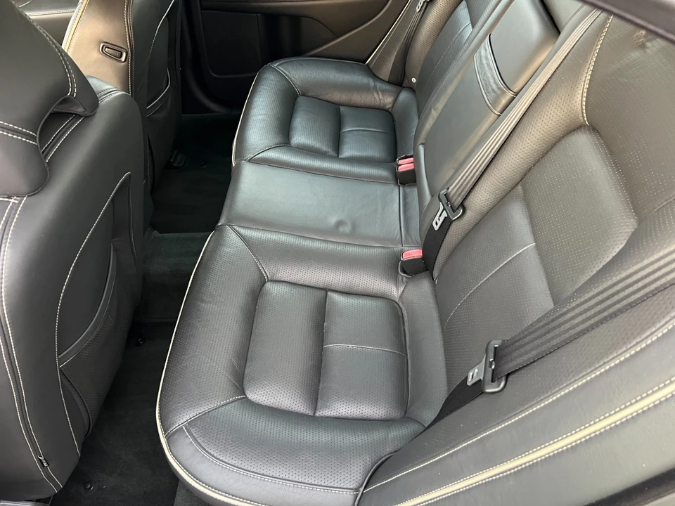 2010 Volvo S80 2nd Gen - Image 12 of 21
