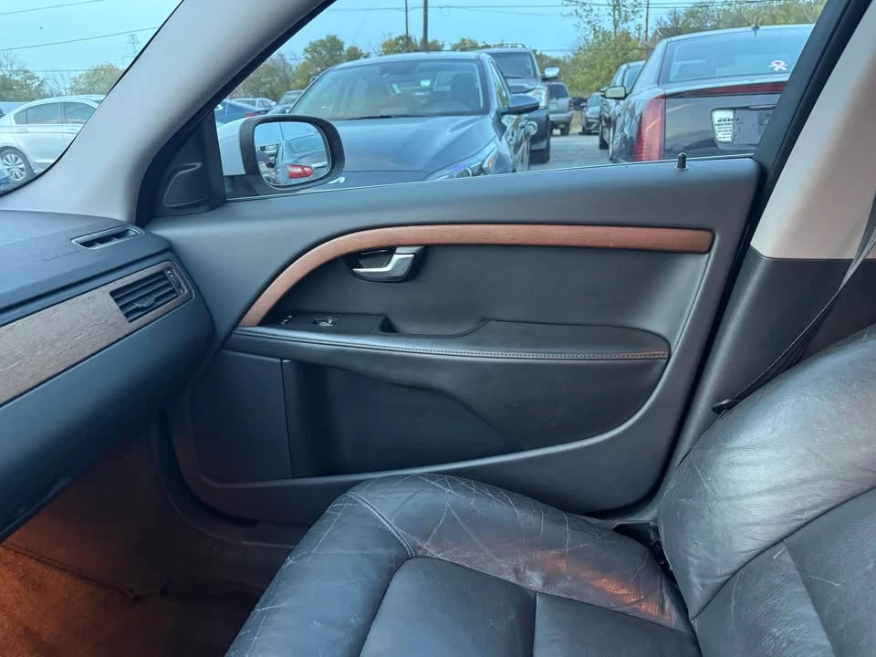 2010 Volvo S80 2nd Gen - Image 9 of 16