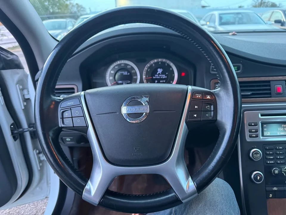 2010 Volvo S80 2nd Gen - Image 15 of 16