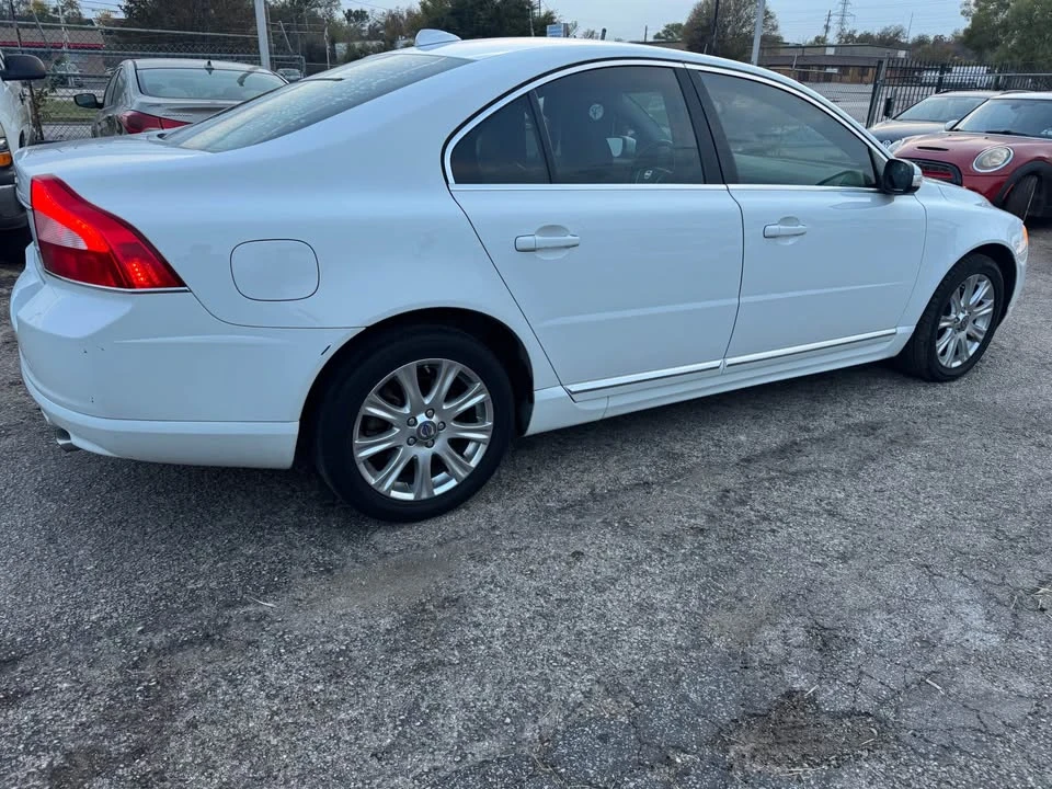 2010 Volvo S80 2nd Gen - Image 3 of 16