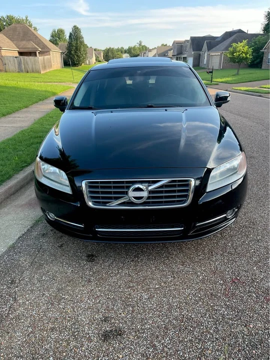 2010 Volvo S80 2nd Gen - Image 2 of 12