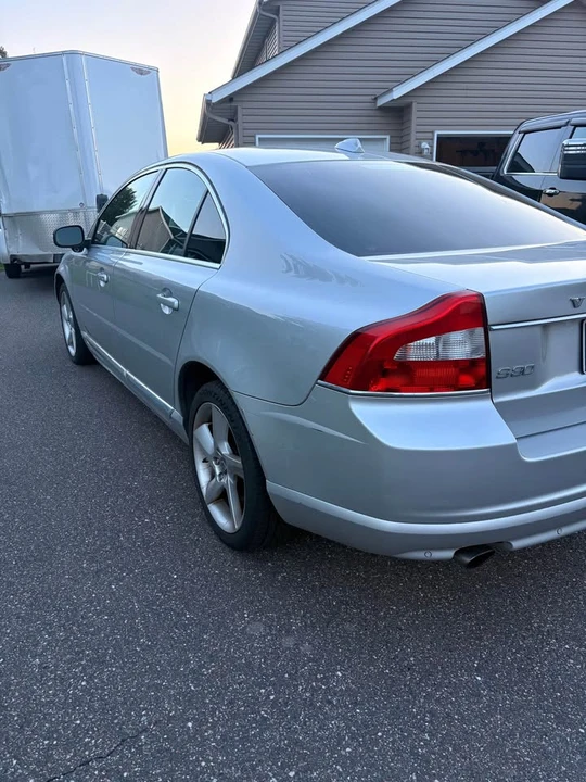 2010 Volvo S80 2nd Gen - Image 5 of 8