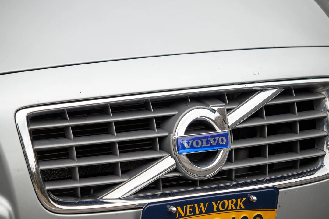 2010 Volvo S80 2nd Gen - Image 10 of 31