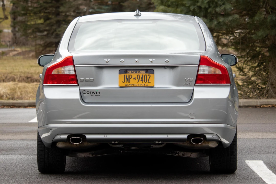 2010 Volvo S80 2nd Gen - Image 5 of 31