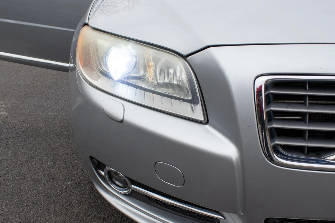 2010 Volvo S80 2nd Gen - Image 9 of 31