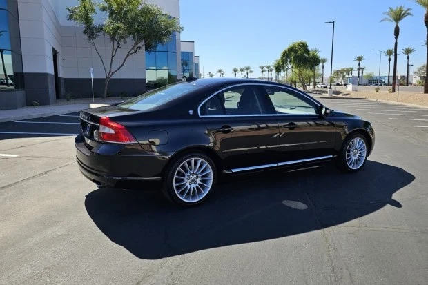 2010 Volvo S80 2nd Gen - Image 2 of 9