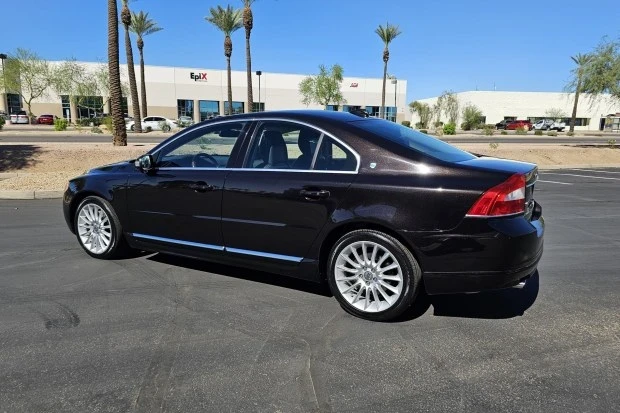 2010 Volvo S80 2nd Gen - Image 3 of 9