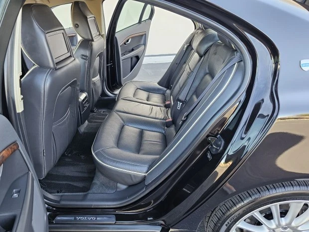 2010 Volvo S80 2nd Gen - Image 5 of 9
