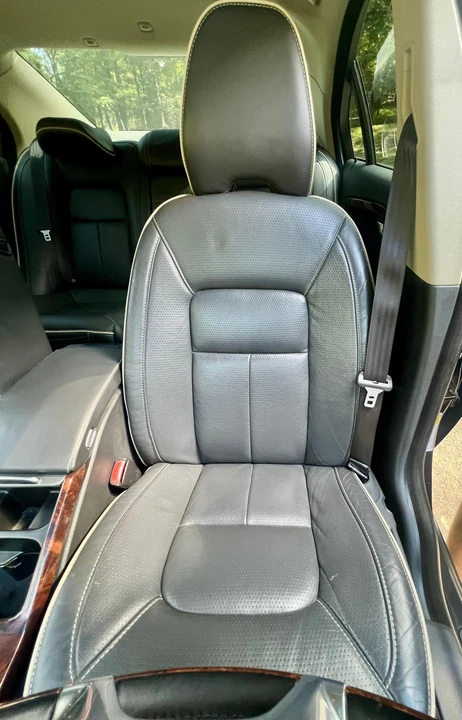 2010 Volvo S80 2nd Gen - Image 29 of 31