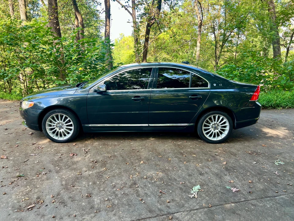 2010 Volvo S80 2nd Gen - Image 9 of 31